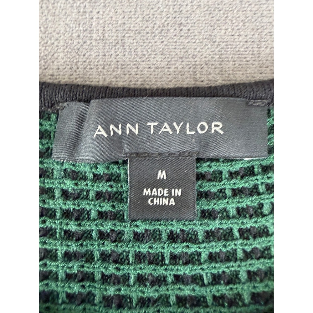 Ann Taylor Sleeveless Green Textured Peplum Top - Picture 4 of 7
